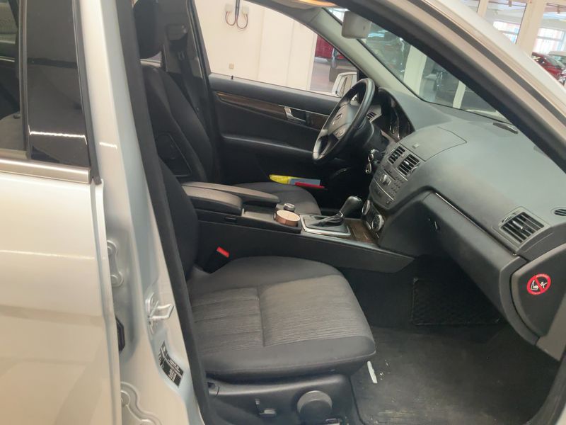 Mercedes-Benz C-Klasse C 200 CGI BlueEfficiency Elegance 2010 – снимка 16
