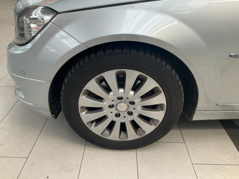 Mercedes-Benz C-Klasse C 200 CGI BlueEfficiency Elegance 2010 – снимка 3