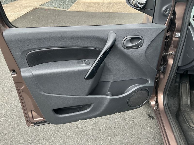 Renault Kangoo 1.2 TCe Energy Life 2015 – снимка 29