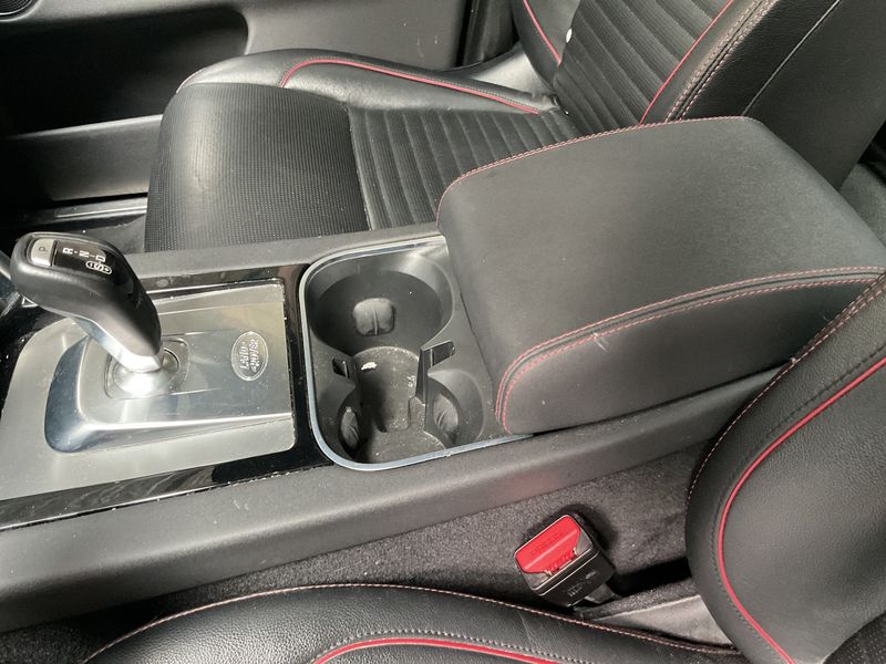 Land Rover Discovery Sport P300e Hybrid S R-Dynamic AWD 2021 – снимка 32