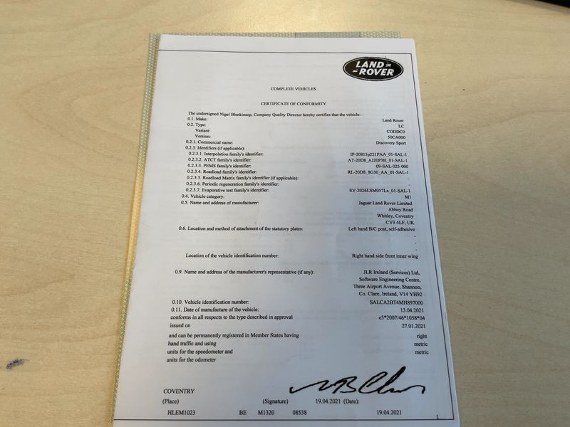 Land Rover Discovery Sport P300e Hybrid S R-Dynamic AWD 2021 – снимка 21