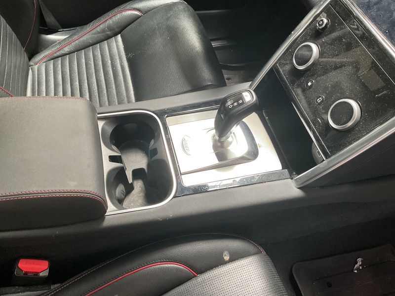 Land Rover Discovery Sport P300e Hybrid S R-Dynamic AWD 2021 – снимка 31