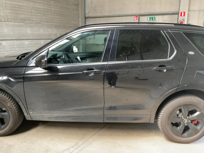 Land Rover Discovery Sport P300e Hybrid S R-Dynamic AWD 2021 – снимка 4