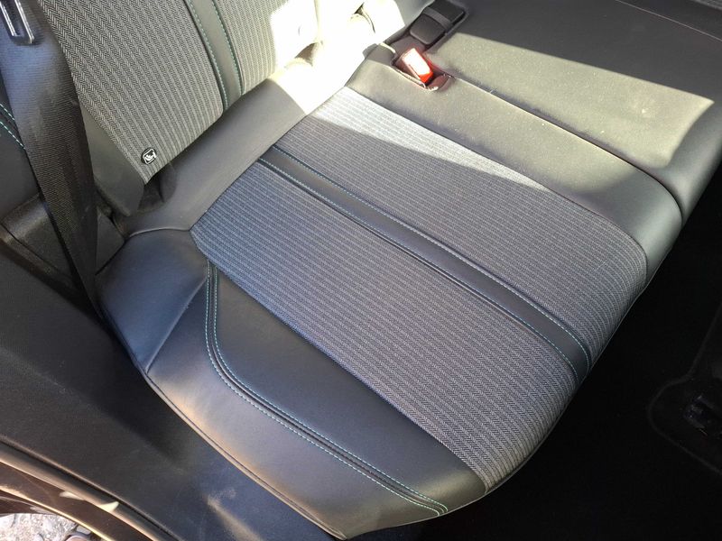 Peugeot 3008 1.2 PureTech Allure Pack 2021 – снимка 62
