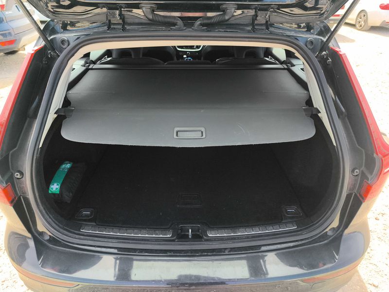 Volvo V60 2.0 B4 Mild-Hybrid Momentum 2021 – снимка 9