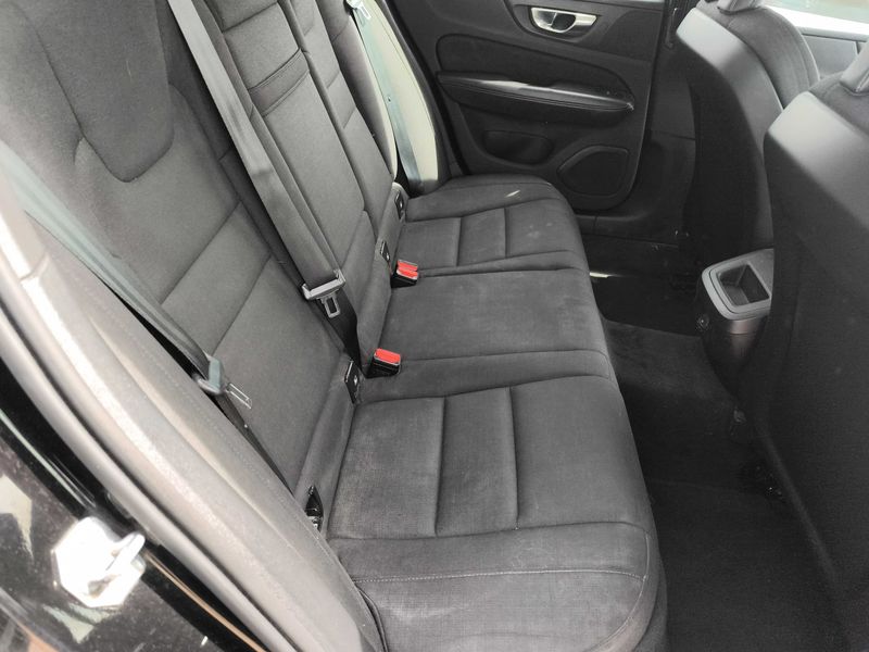 Volvo V60 2.0 B4 Mild-Hybrid Momentum 2021 – снимка 13