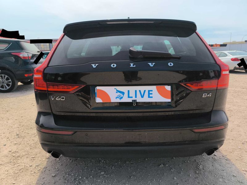 Volvo V60 2.0 B4 Mild-Hybrid Momentum 2021 – снимка 4