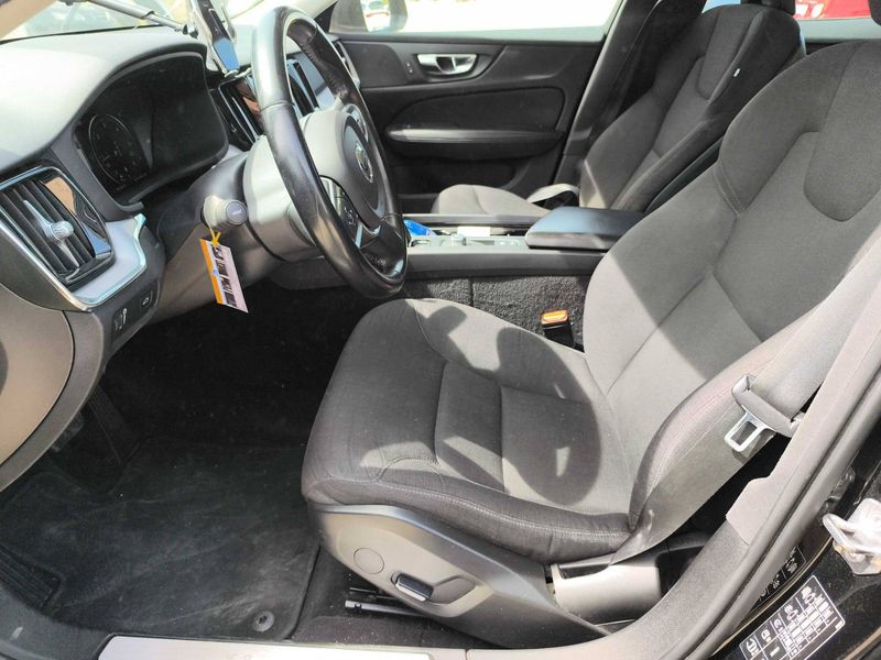 Volvo V60 2.0 B4 Mild-Hybrid Momentum 2021 – снимка 18