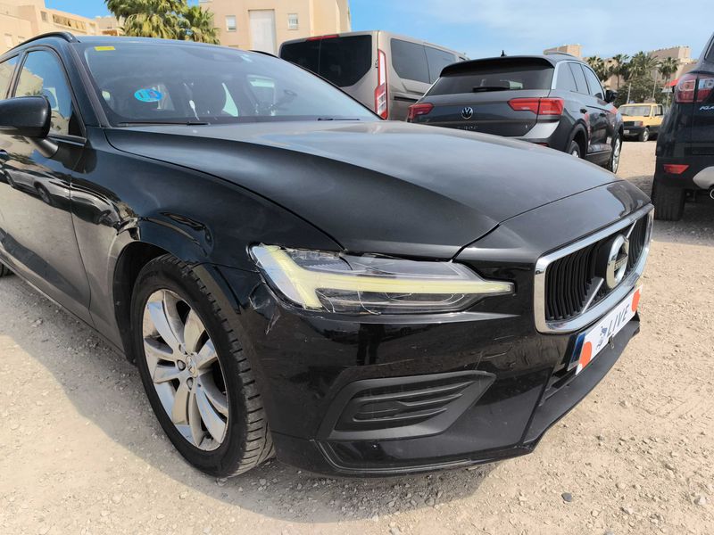 Volvo V60 2.0 B4 Mild-Hybrid Momentum 2021 – снимка 6
