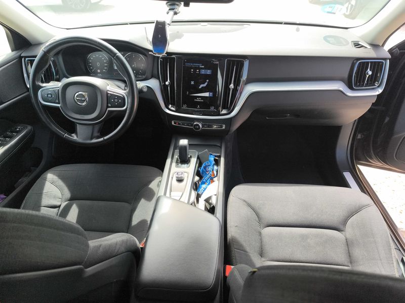 Volvo V60 2.0 B4 Mild-Hybrid Momentum 2021 – снимка 11