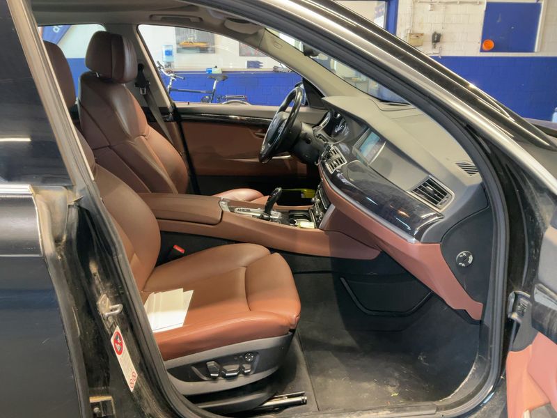 BMW 5er 530d GT 2010 – снимка 17