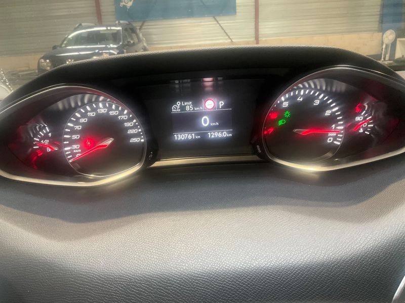 Peugeot 308 1.2 PureTech Tech Edition 2019 – снимка 18