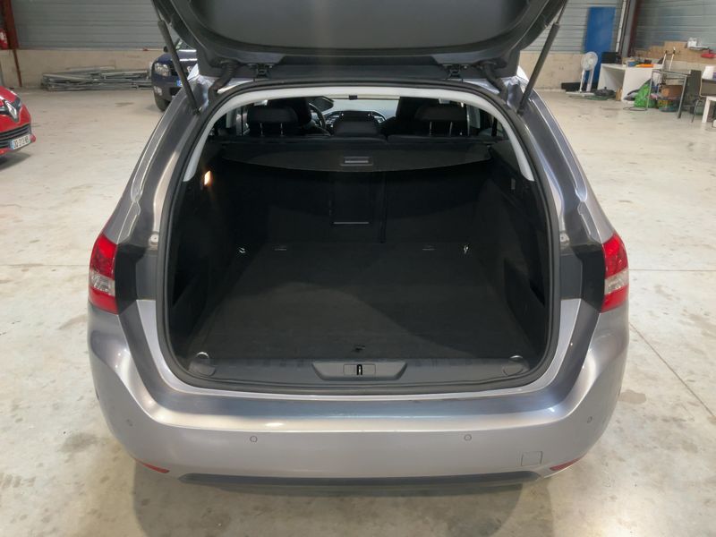 Peugeot 308 1.2 PureTech Tech Edition 2019 – снимка 15