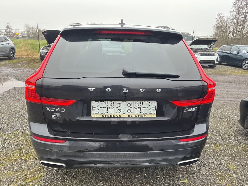 Volvo XC60 2.0 B4 Diesel Mild-Hybrid R Design AWD 2020 – снимка 4