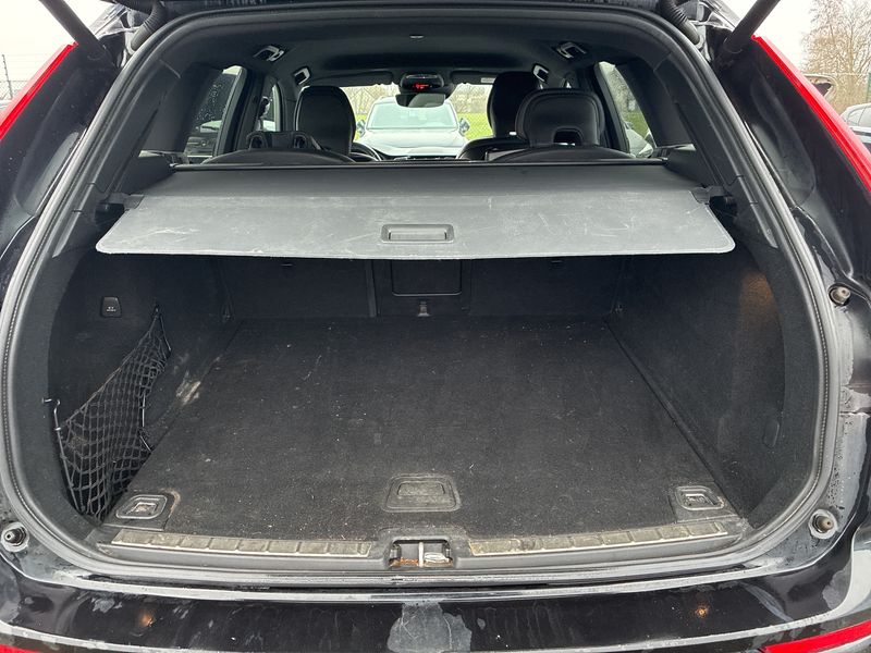 Volvo XC60 2.0 B4 Diesel Mild-Hybrid R Design AWD 2020 – снимка 9