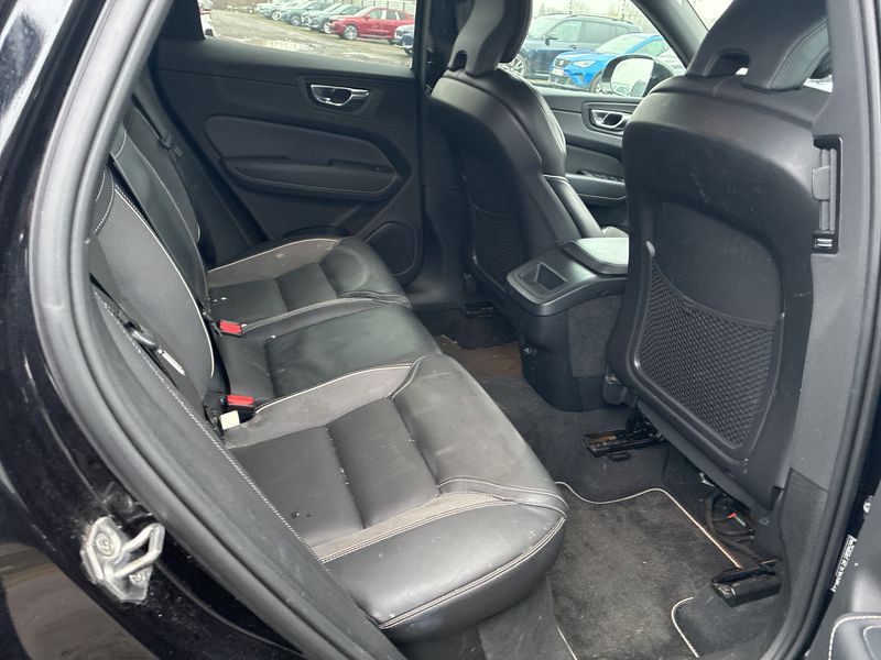 Volvo XC60 2.0 B4 Diesel Mild-Hybrid R Design AWD 2020 – снимка 14