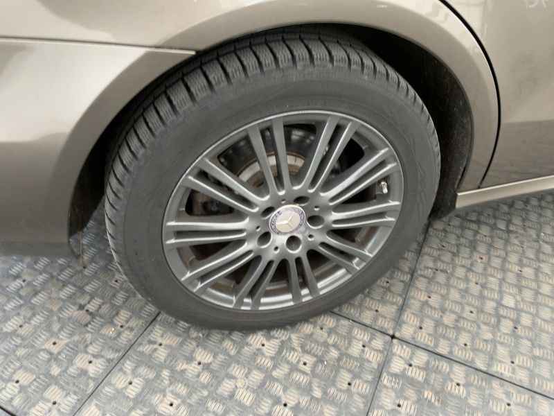 Mercedes-Benz E-Klasse E 350 CDI T 4Matic 2011 – снимка 9