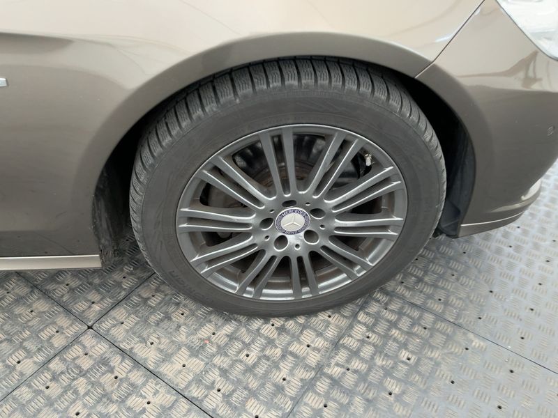 Mercedes-Benz E-Klasse E 350 CDI T 4Matic 2011 – снимка 11