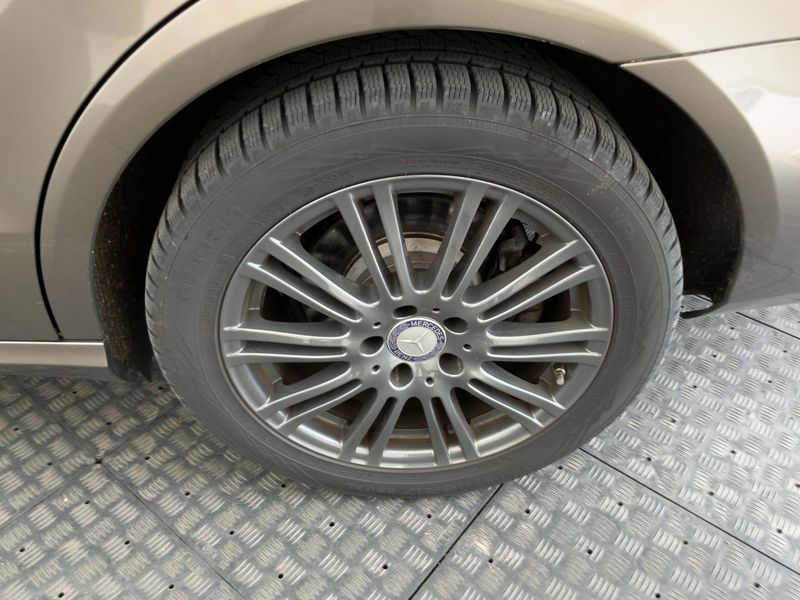 Mercedes-Benz E-Klasse E 350 CDI T 4Matic 2011 – снимка 5