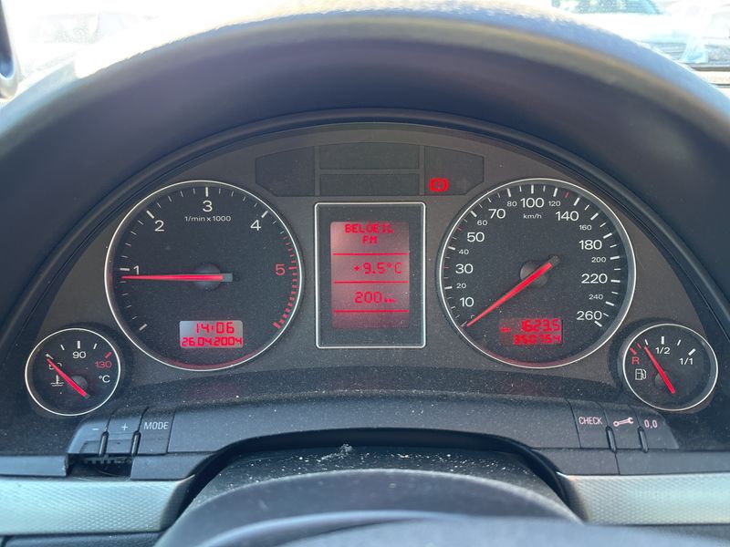 Audi A4 1.9 TDI 2004 – снимка 12