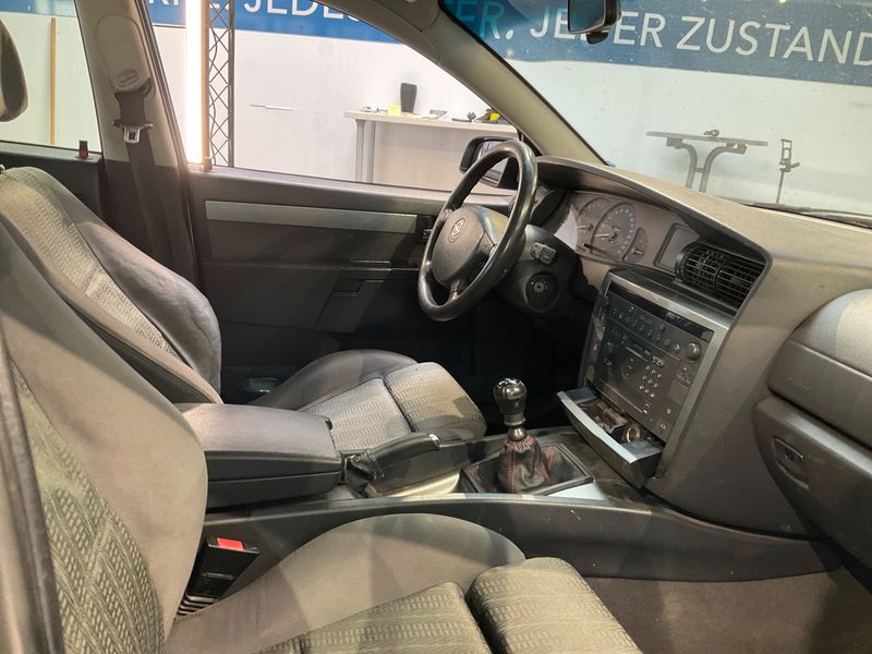 Opel Omega 2.6 V6 Sport Caravan 2001 – снимка 3