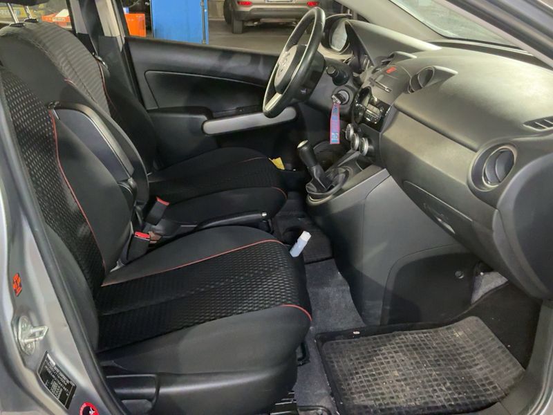 Mazda 2 1.3 Trendy 2011 – снимка 16