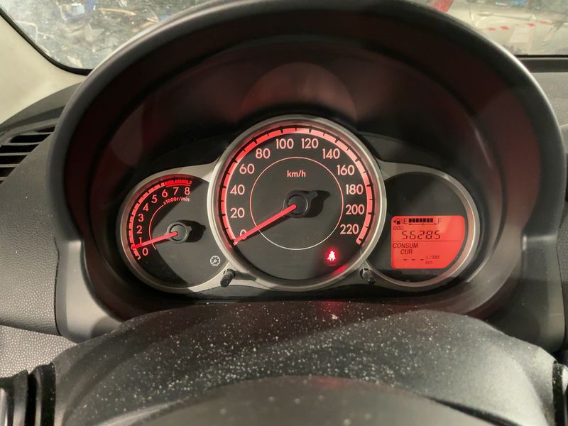 Mazda 2 1.3 Trendy 2011 – снимка 18