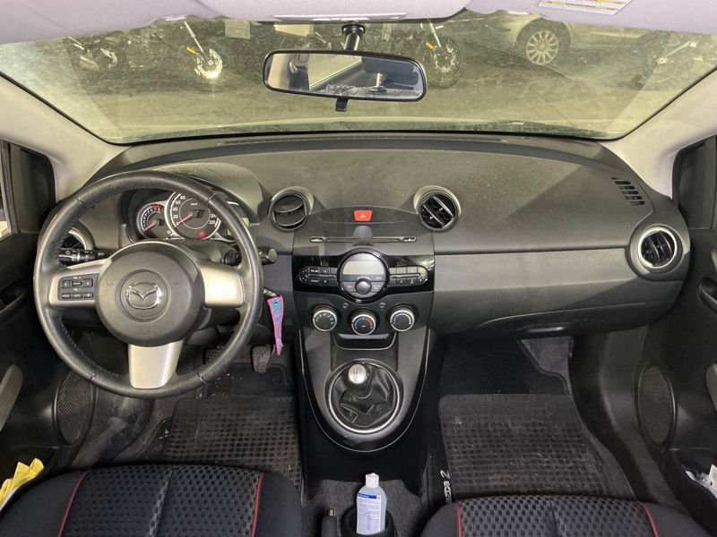 Mazda 2 1.3 Trendy 2011 – снимка 17