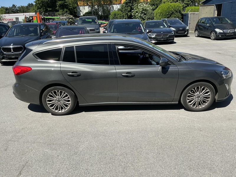 Ford Focus 2.0 TDCi EcoBlue Titanium 2019 – снимка 10