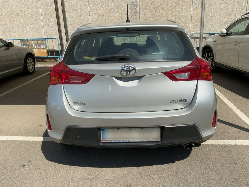 Toyota Auris 2.0 D-4D Dynamic 2014 – снимка 7