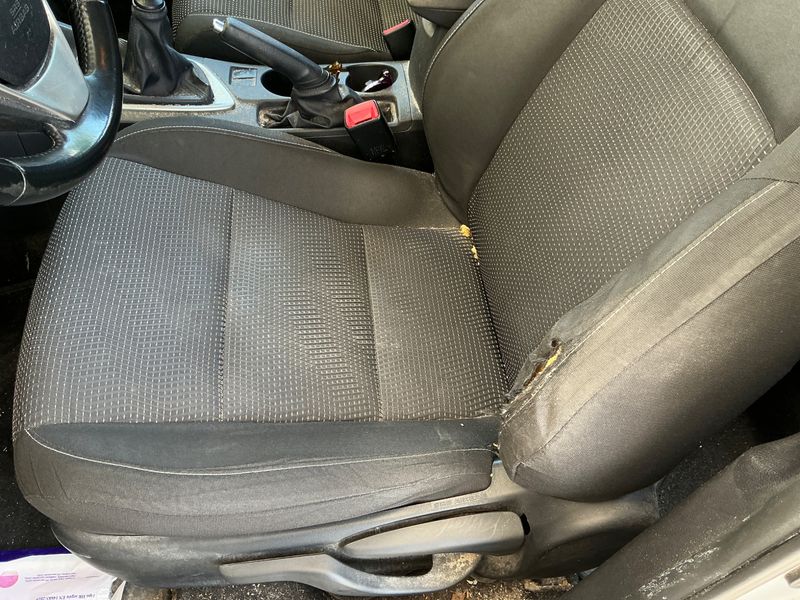 Toyota Auris 2.0 D-4D Dynamic 2014 – снимка 22