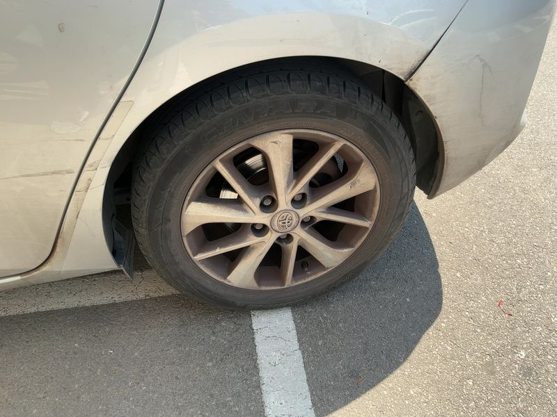 Toyota Auris 2.0 D-4D Dynamic 2014 – снимка 5