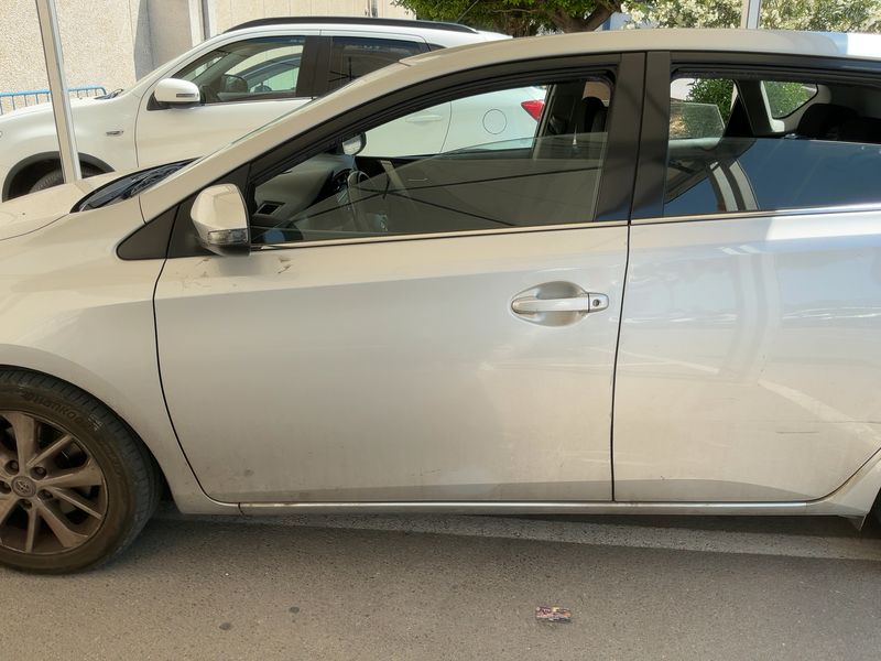 Toyota Auris 2.0 D-4D Dynamic 2014 – снимка 4