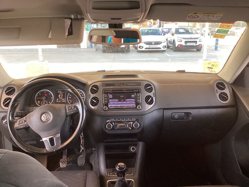 Volkswagen Tiguan 2.0 TDI Advance BlueMotion Tech 2015 – снимка 17