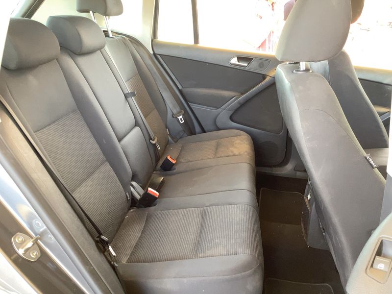 Volkswagen Tiguan 2.0 TDI Advance BlueMotion Tech 2015 – снимка 19