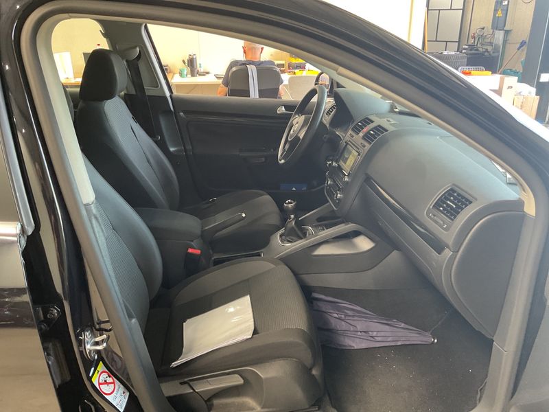 Volkswagen Jetta 1.6 TDI Comfortline 2010 – снимка 3