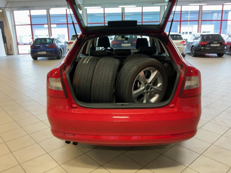Skoda Octavia 1.4 TSI Elegance 2012 – снимка 16