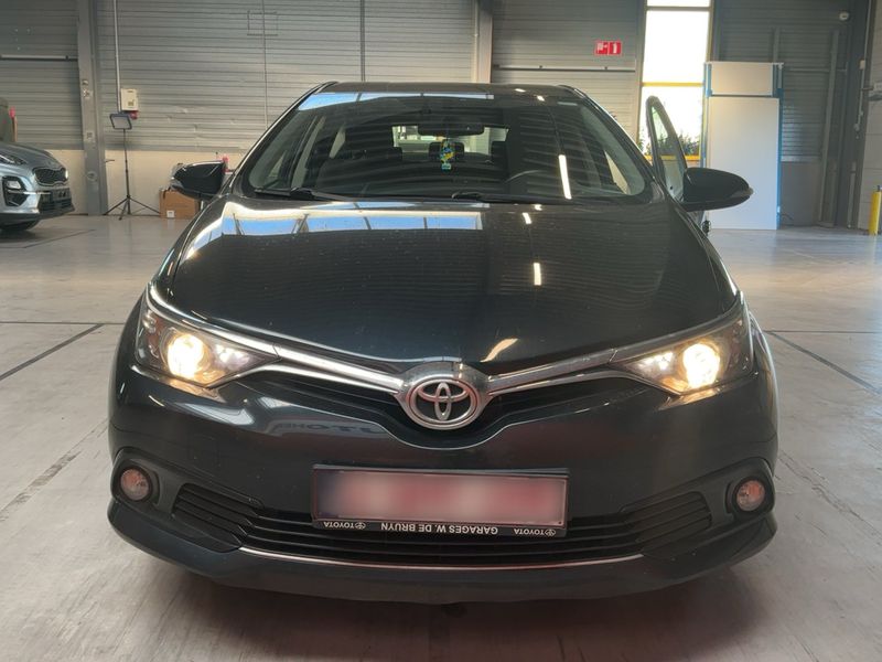 Toyota Auris 1.2 Turbo Design Edition 2016 – снимка 14