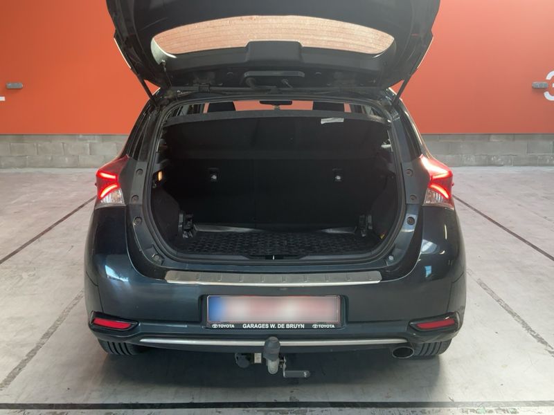 Toyota Auris 1.2 Turbo Design Edition 2016 – снимка 15