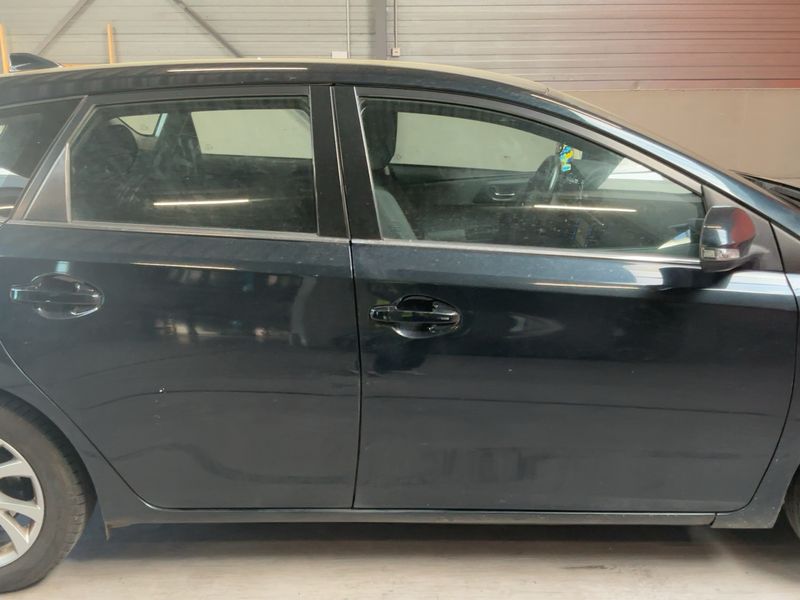 Toyota Auris 1.2 Turbo Design Edition 2016 – снимка 10