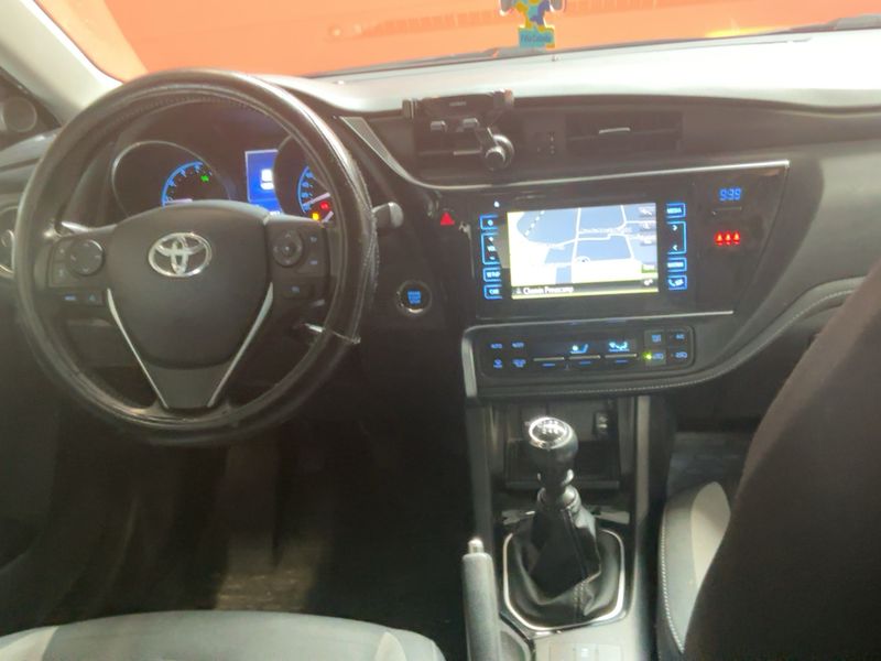 Toyota Auris 1.2 Turbo Design Edition 2016 – снимка 17