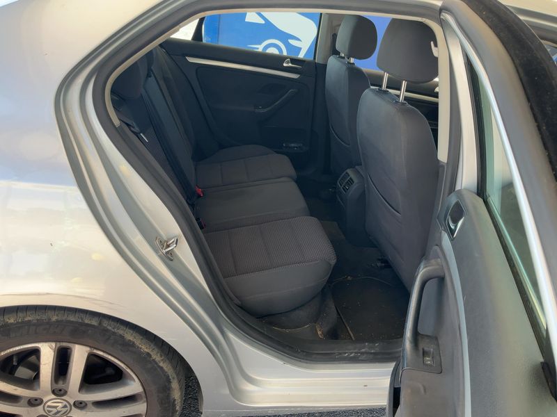 Volkswagen Jetta 2.0 TDI Sportline 2006 – снимка 19