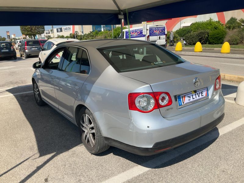 Volkswagen Jetta 2.0 TDI Sportline 2006 – снимка 6