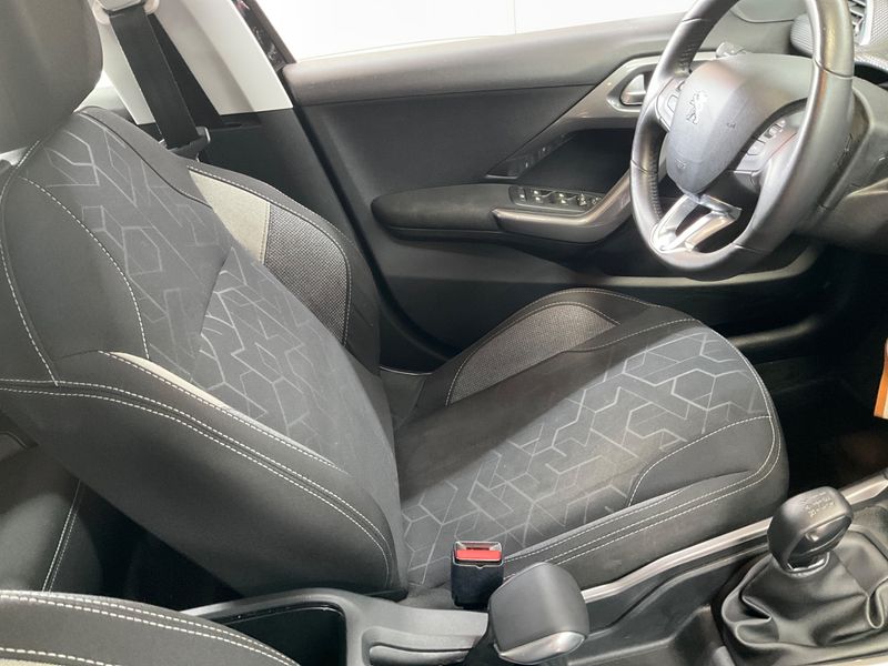 Peugeot 2008 1.2 VTi Active 2018 – снимка 22
