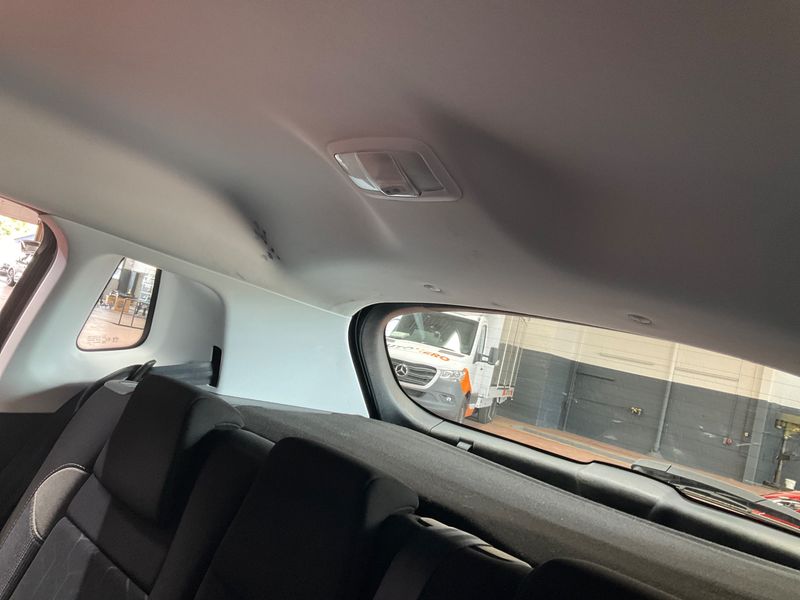 Peugeot 2008 1.2 VTi Active 2018 – снимка 26