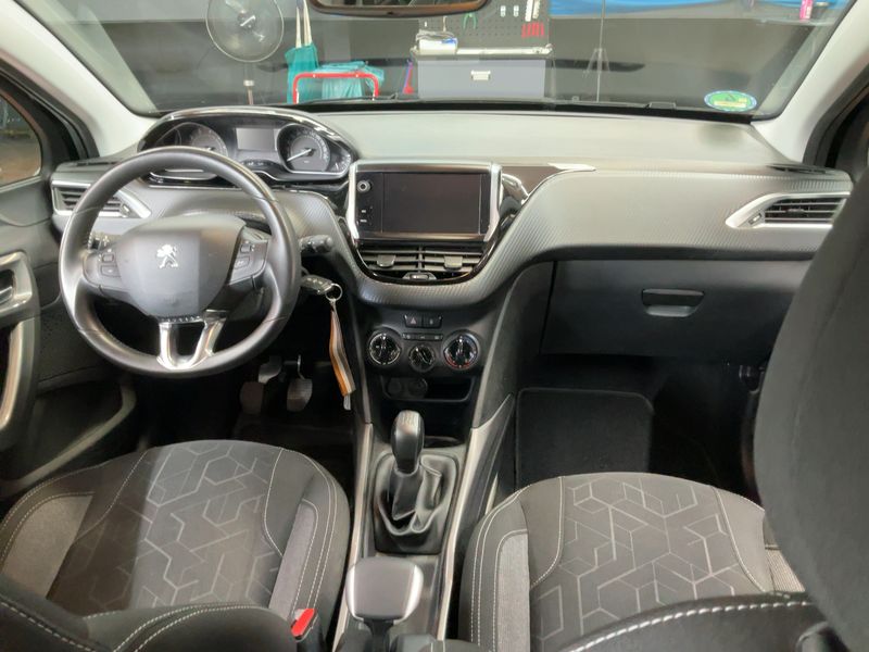 Peugeot 2008 1.2 VTi Active 2018 – снимка 17