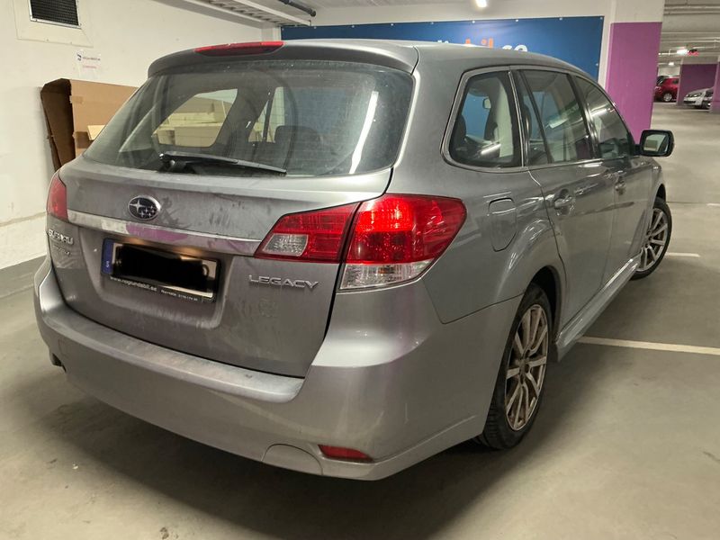 Subaru Legacy 2.5 Comfort 2011 – снимка 2