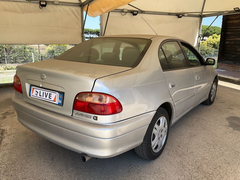 Toyota Avensis 1.8 2003 – снимка 2