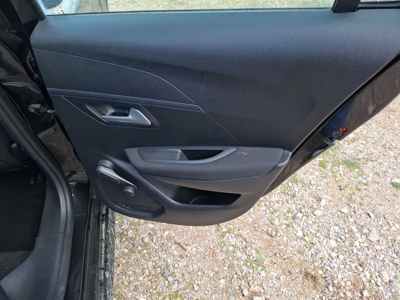 Peugeot 208 1.2 PureTech Active 2020 – снимка 47