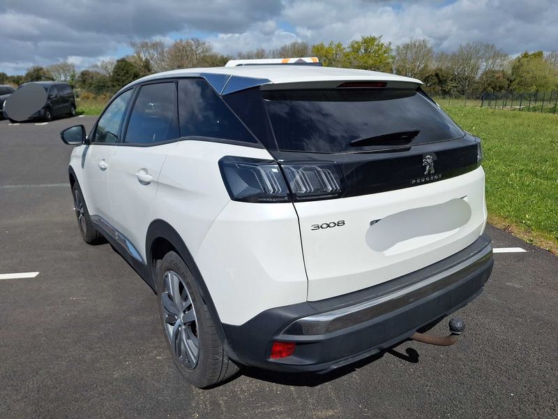 Peugeot 3008 1.5 Blue-HDi Allure Pack 2022 – снимка 3